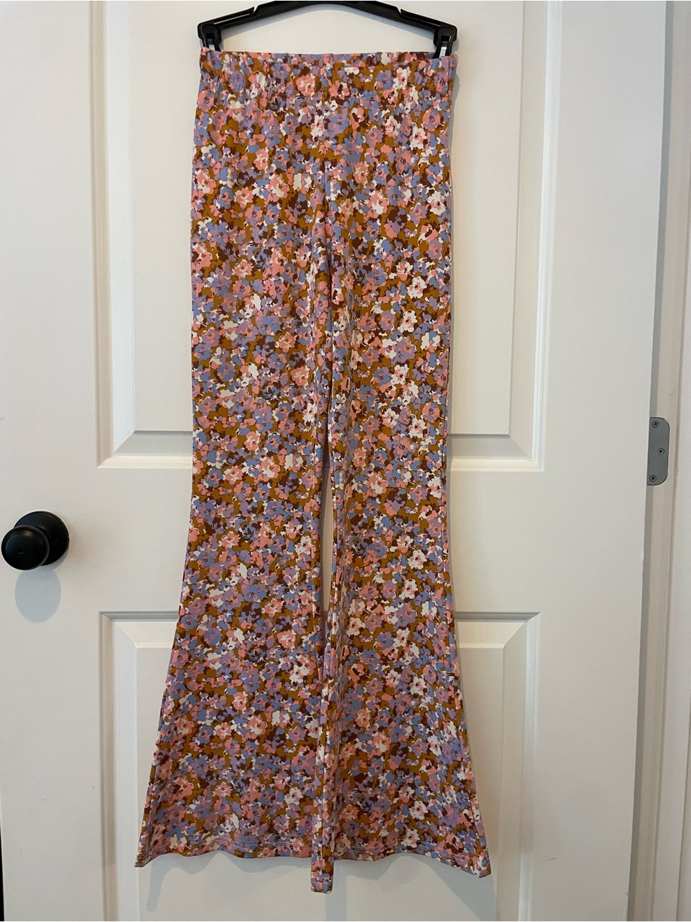 BILLABONG Vintage-Inspired Floral Bell-Bottom Style Pants